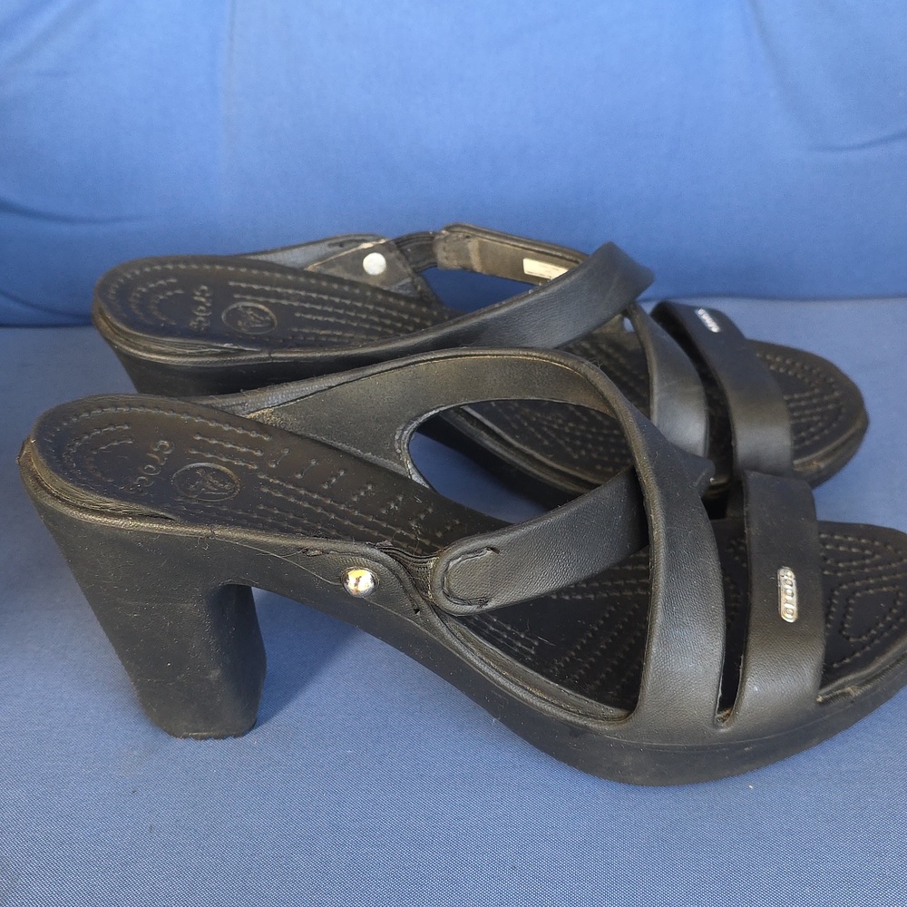 Crocs Black Wedge Sandals Women’s 10  Strappy Comfort Slip‑On